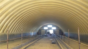 拱形屋頂內側噴涂聚氨酯保溫